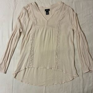 Rue21 Cream Lace-Trim V-Neck Tunic Top